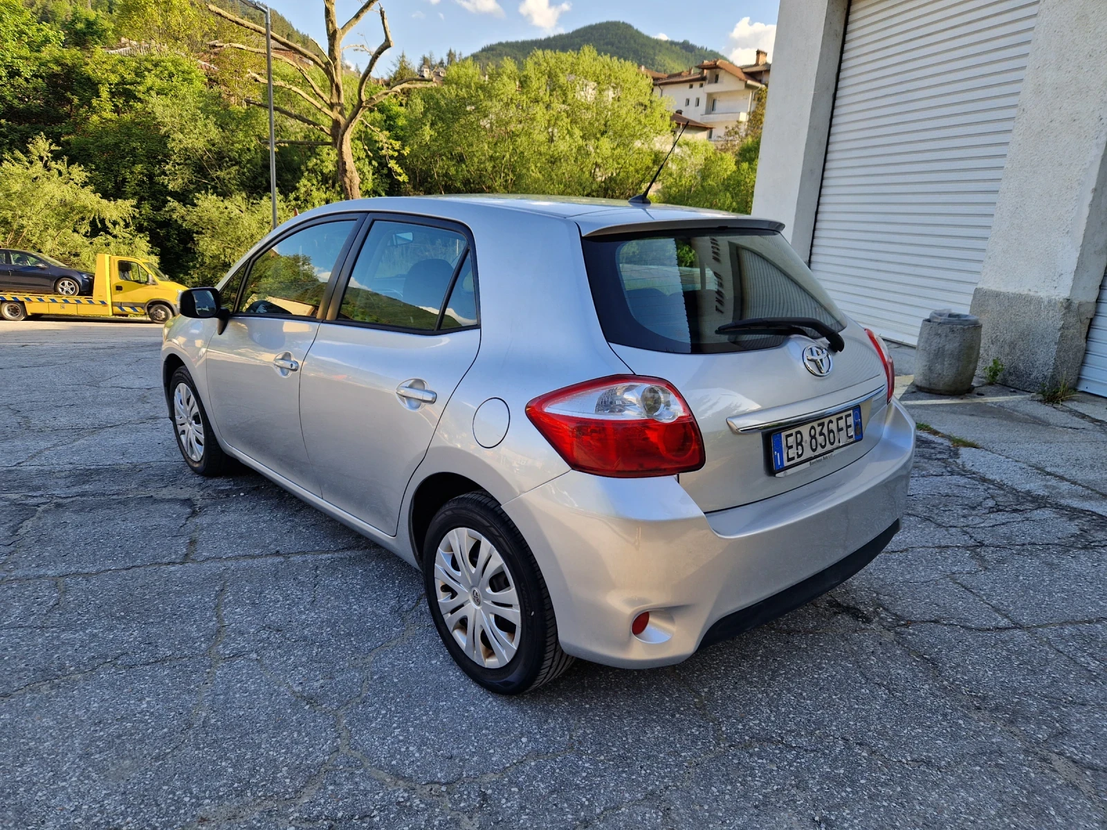 Toyota Auris 1.4i / 6ск. - изображение 5