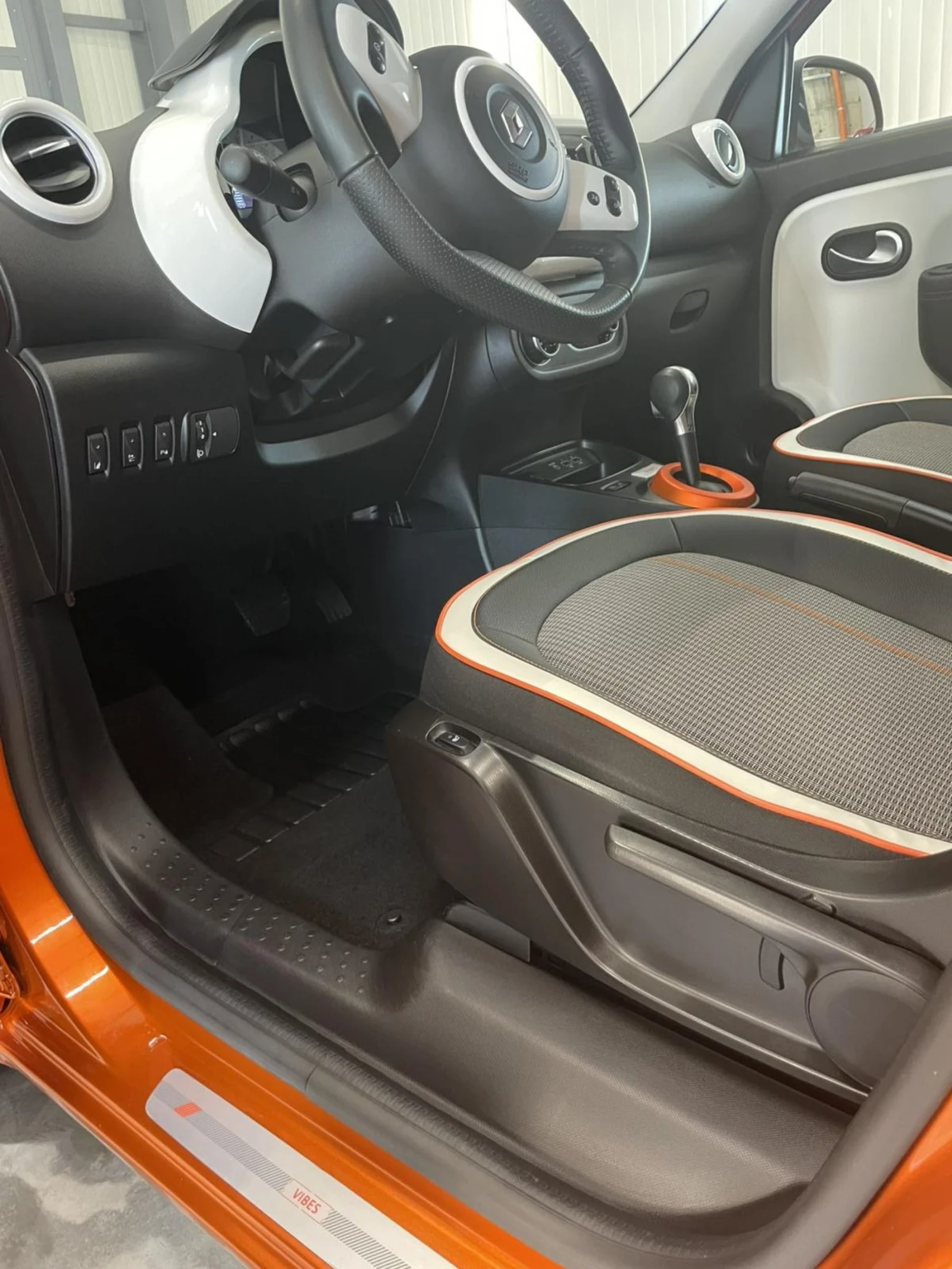 Renault Twingo Renault Twingo ZE Vibes | Mobile.bg   14