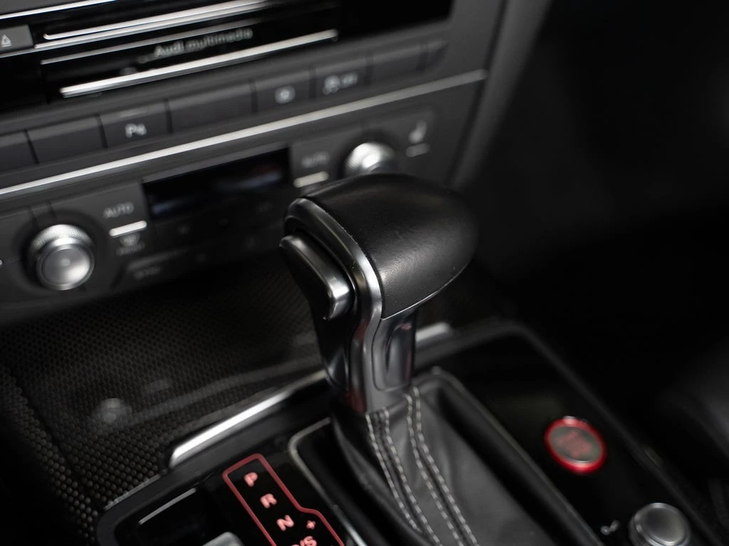 Audi S6 * PRESTIGE | CARBON FIBRE | B&O | 20 IN * CARFAX * | Mobile.bg � ����������� 16