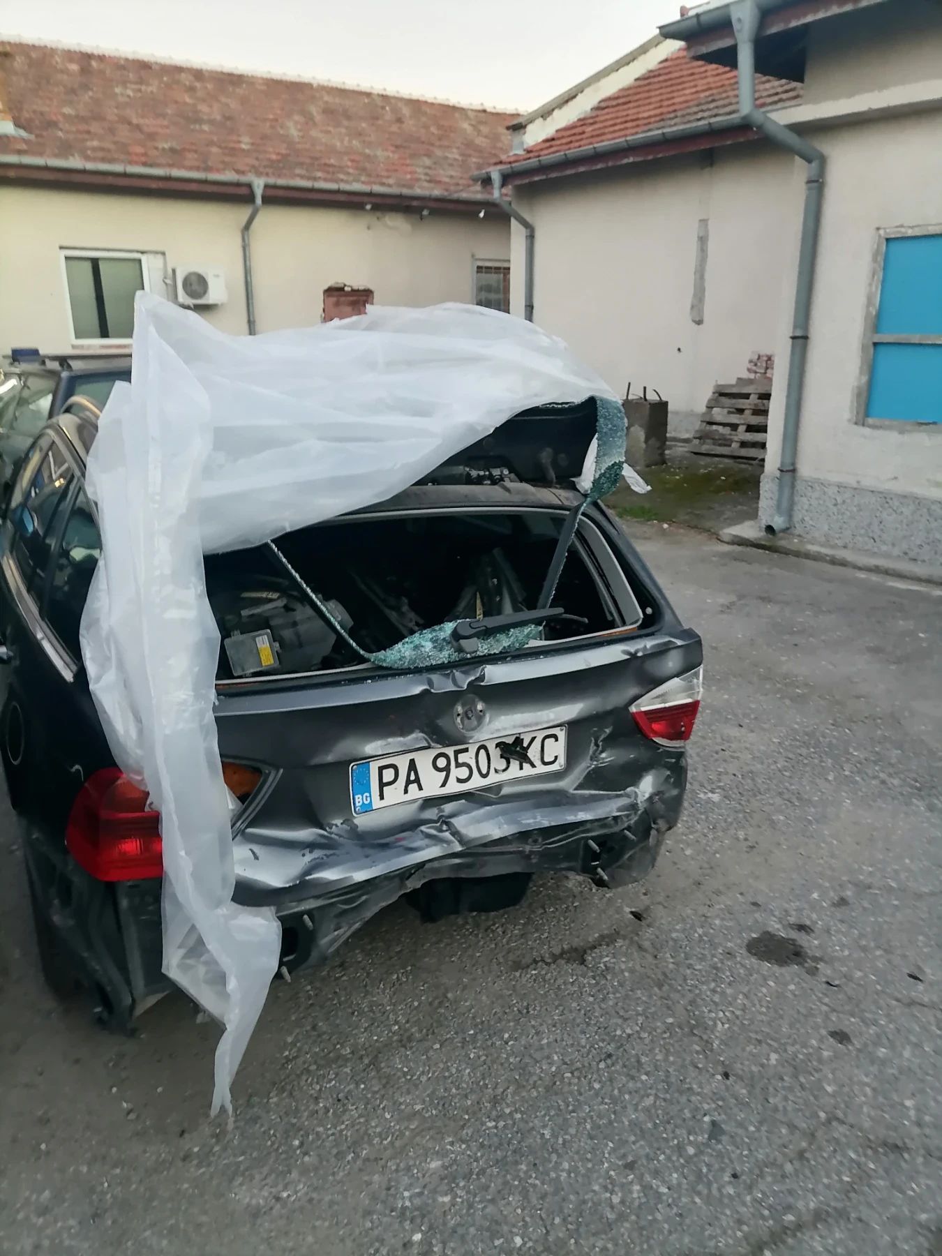 BMW 320  - изображение 2