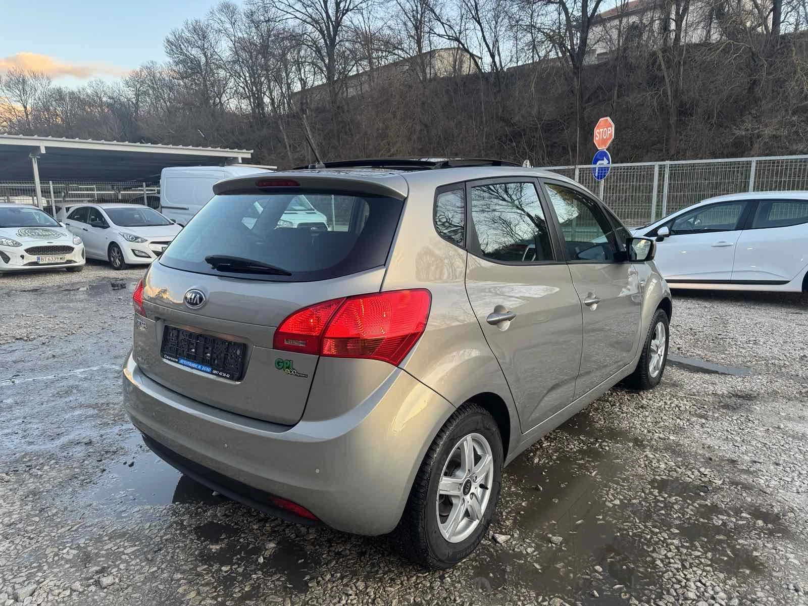 Kia Venga 1.4BENZIN* GAZ* PANORAMA* 90000km - изображение 6
