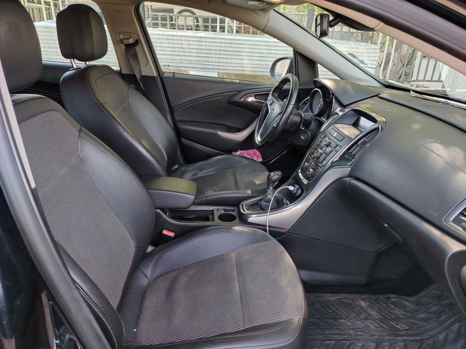 Opel Astra 1.7cdti COSMO, снимка 4 - Автомобили и джипове - 54619007