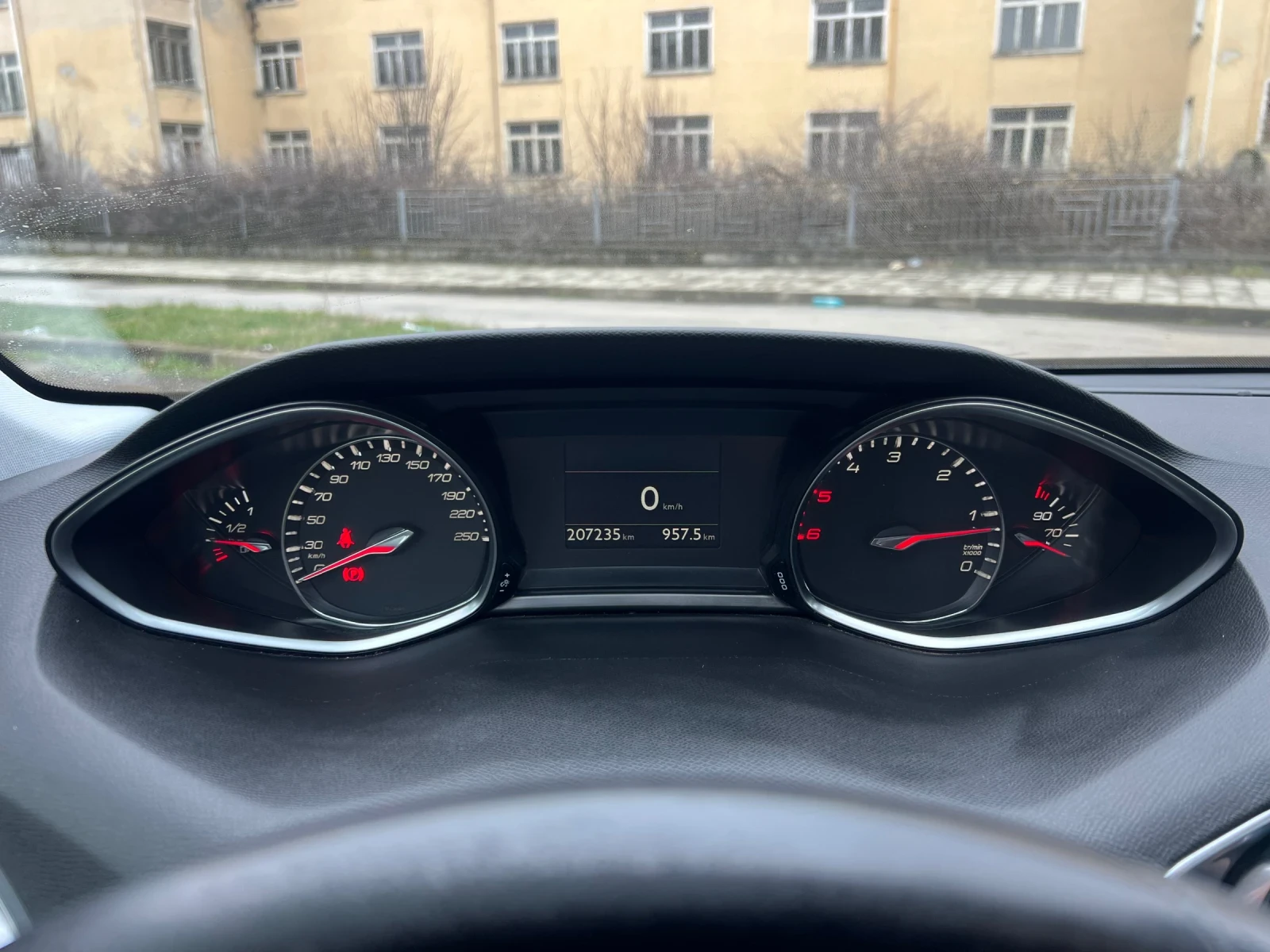 Peugeot 308 1.6HDI-RECARO-FULL LED, снимка 15 - Автомобили и джипове - 53723542
