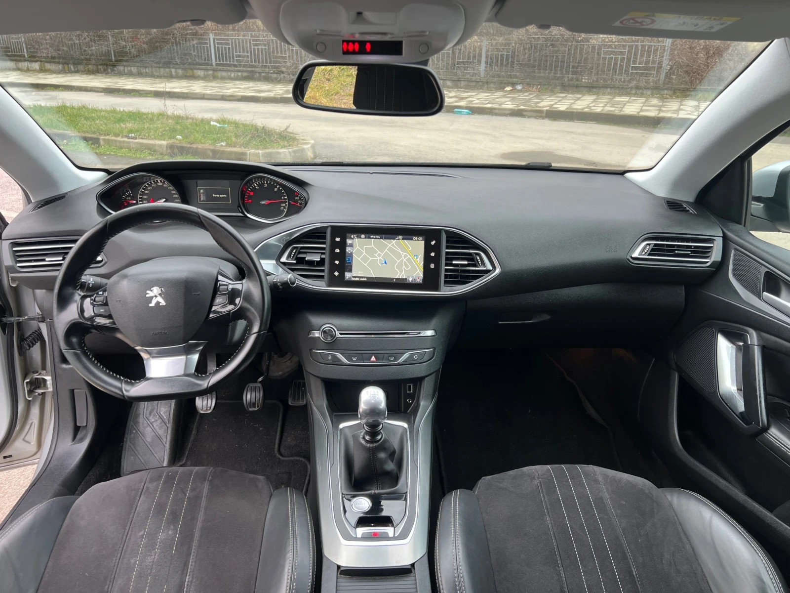 Peugeot 308 1.6HDI-RECARO-FULL LED, снимка 14 - Автомобили и джипове - 53723542