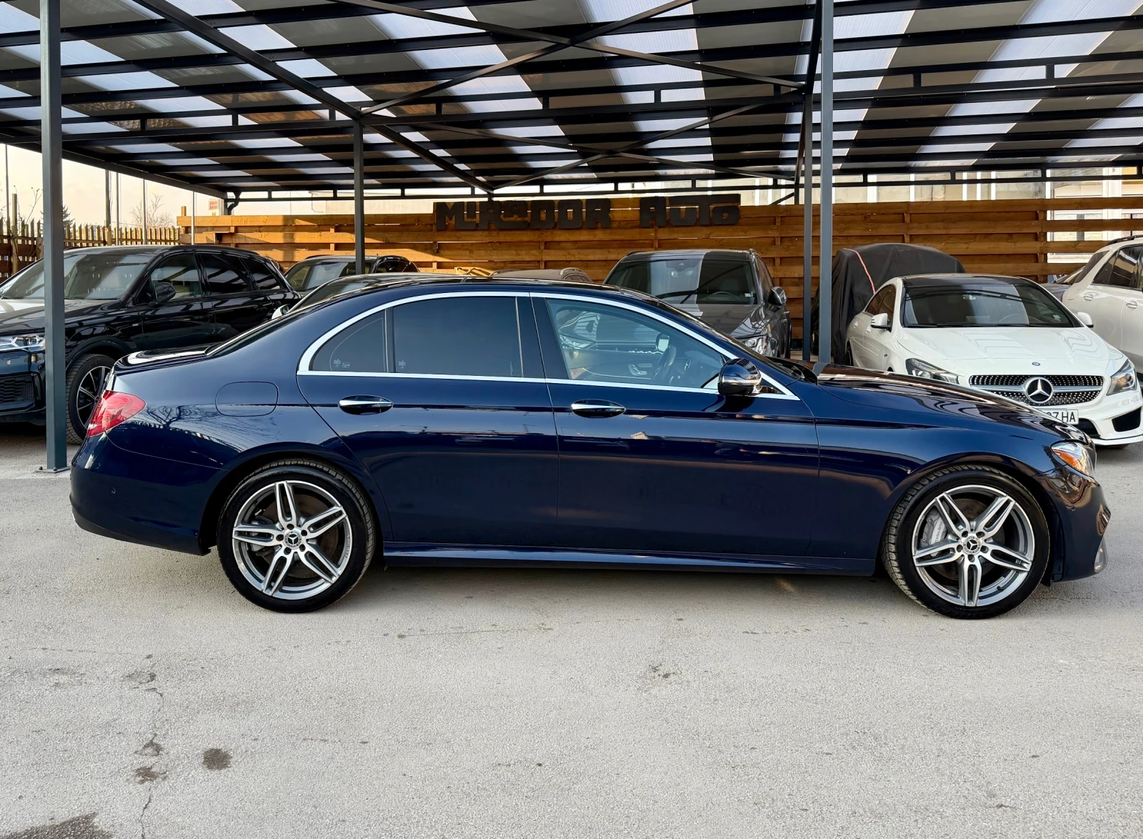 Mercedes-Benz E 400 AMG-pack, снимка 4 - Автомобили и джипове - 53739773