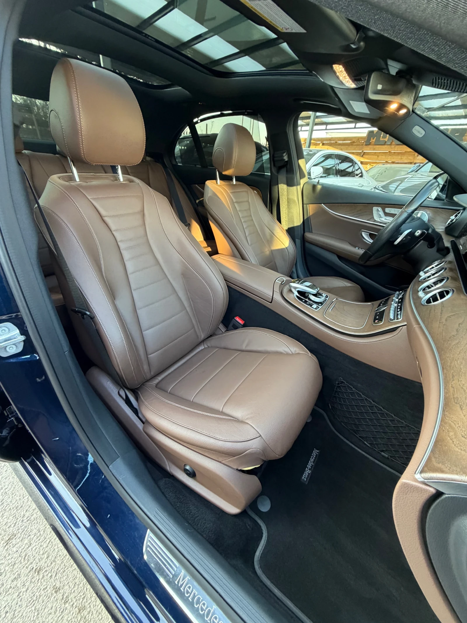 Mercedes-Benz E 400 AMG-pack, снимка 14 - Автомобили и джипове - 53739773