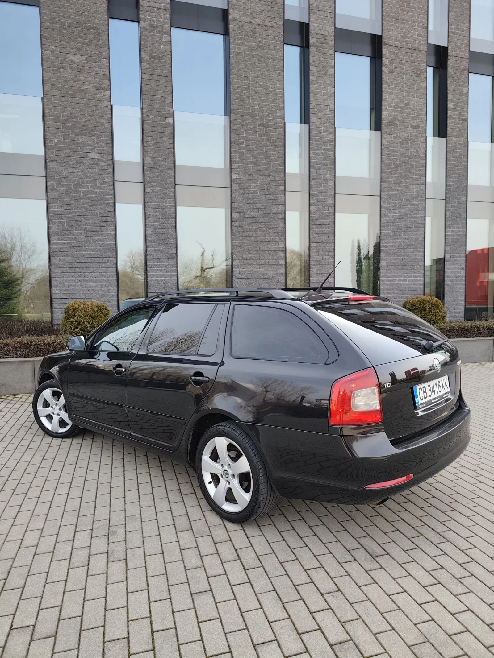 Skoda Octavia 1.6 TDI Avtomat DSG 2011г , снимка 6 - Автомобили и джипове - 53755655