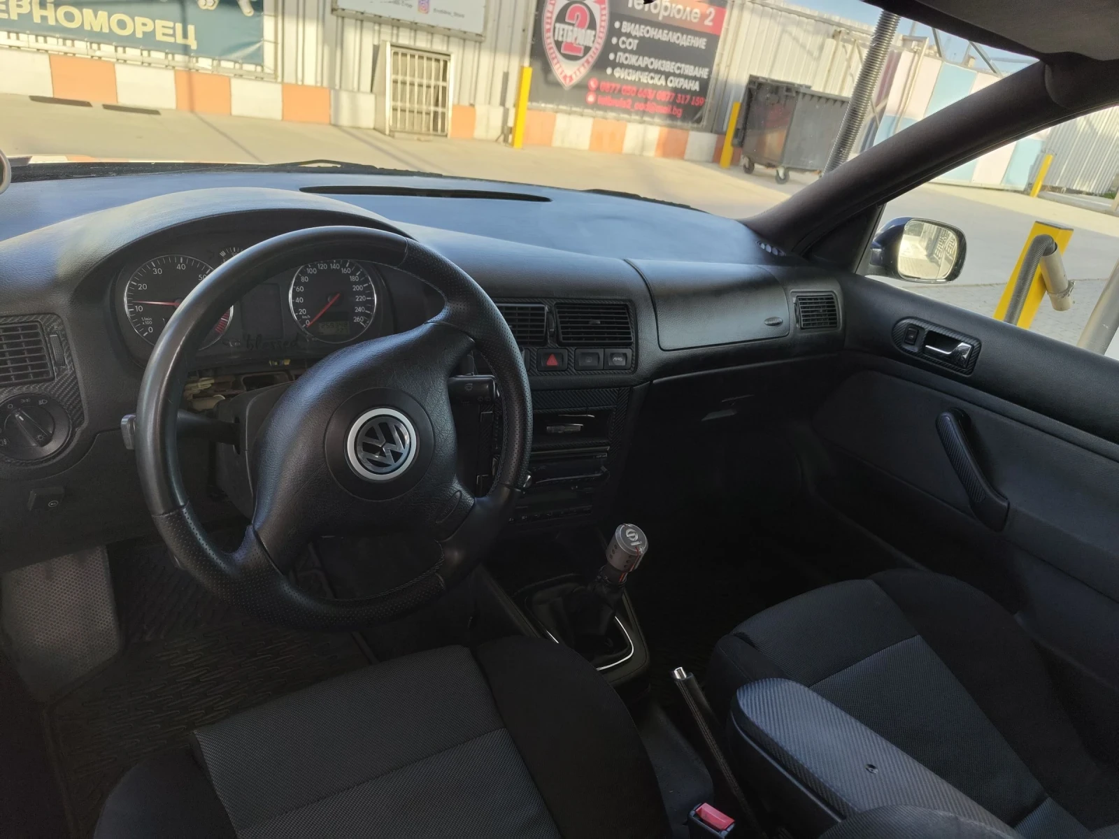 VW Golf 1.8 t, снимка 7 - Автомобили и джипове - 53829431