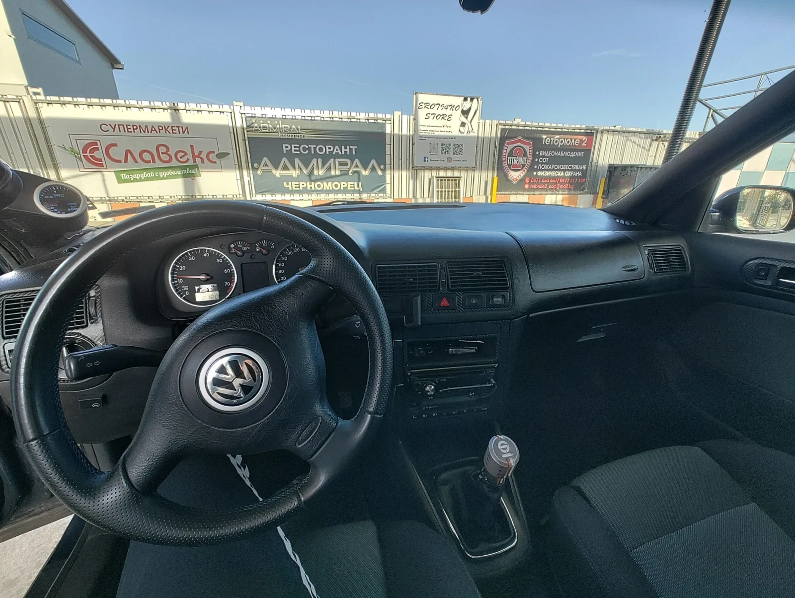 VW Golf 1.8 t, снимка 8 - Автомобили и джипове - 53829431