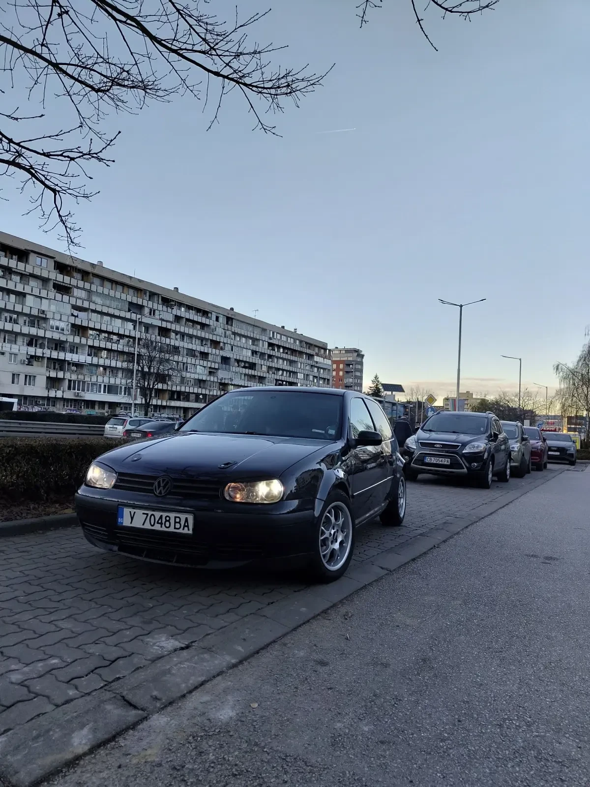 VW Golf 1.8 t, снимка 3 - Автомобили и джипове - 53829431