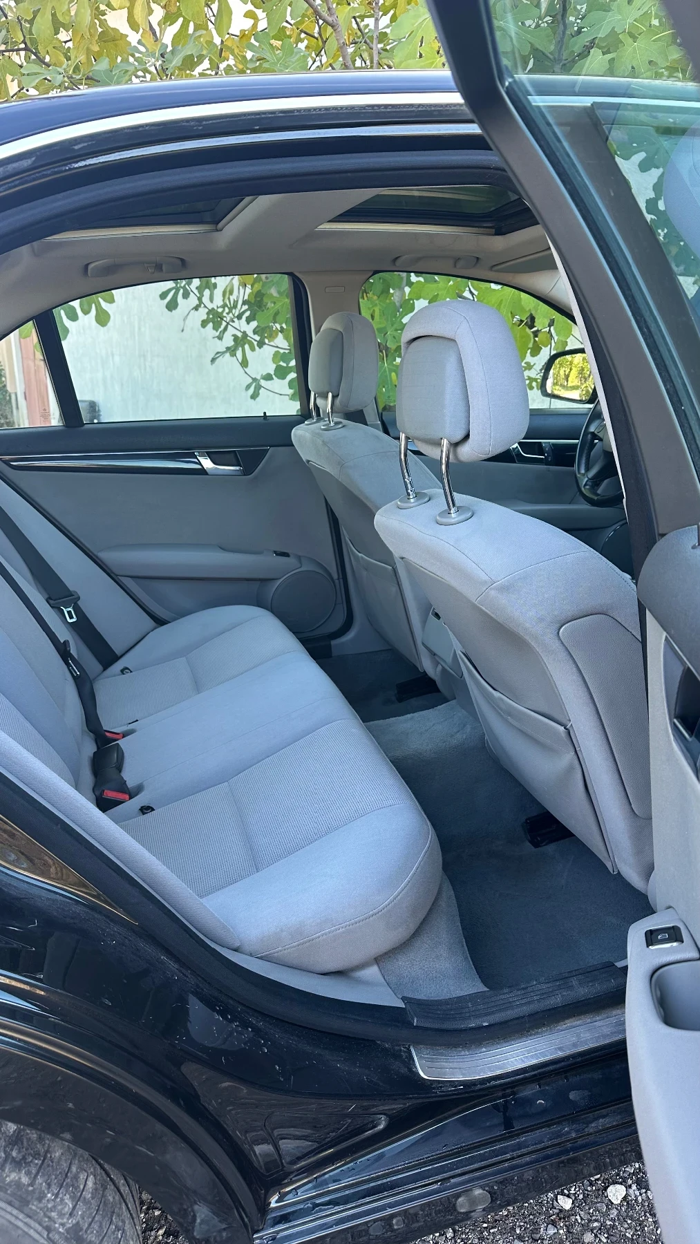 Mercedes-Benz C 220 Двойна Панорама, снимка 11 - Автомобили и джипове - 53846669