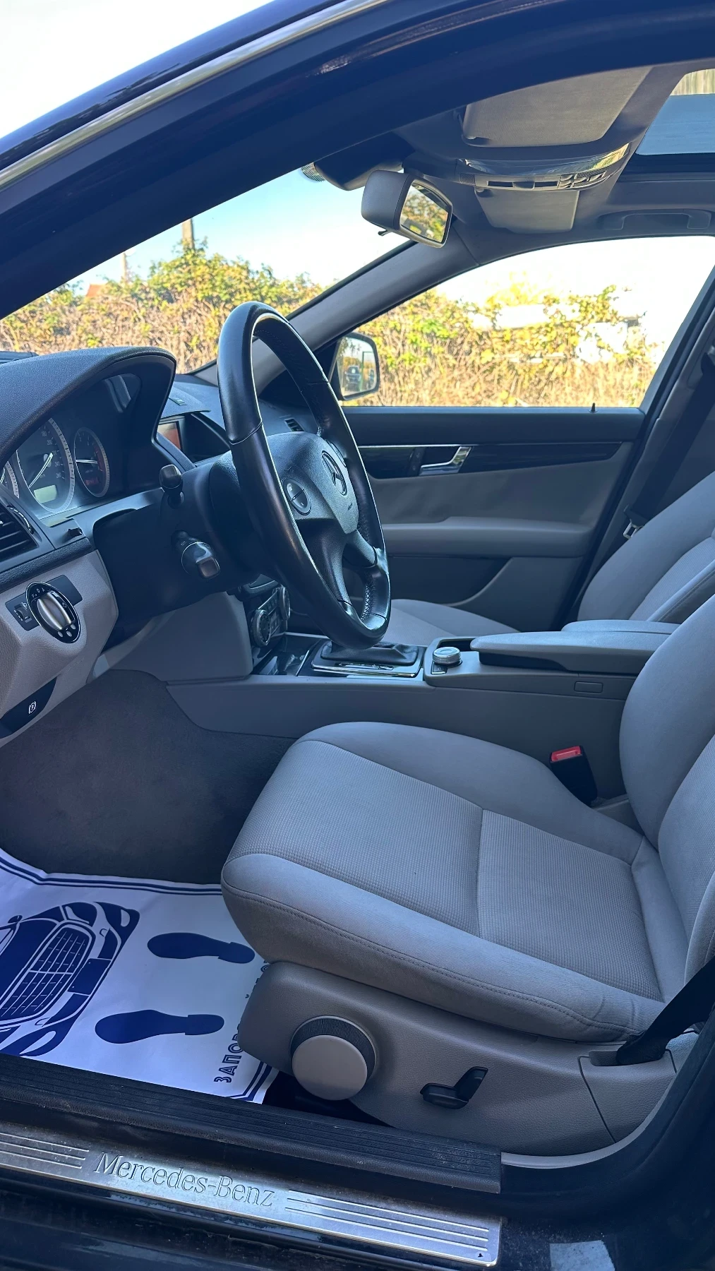 Mercedes-Benz C 220 Двойна Панорама, снимка 9 - Автомобили и джипове - 53846669