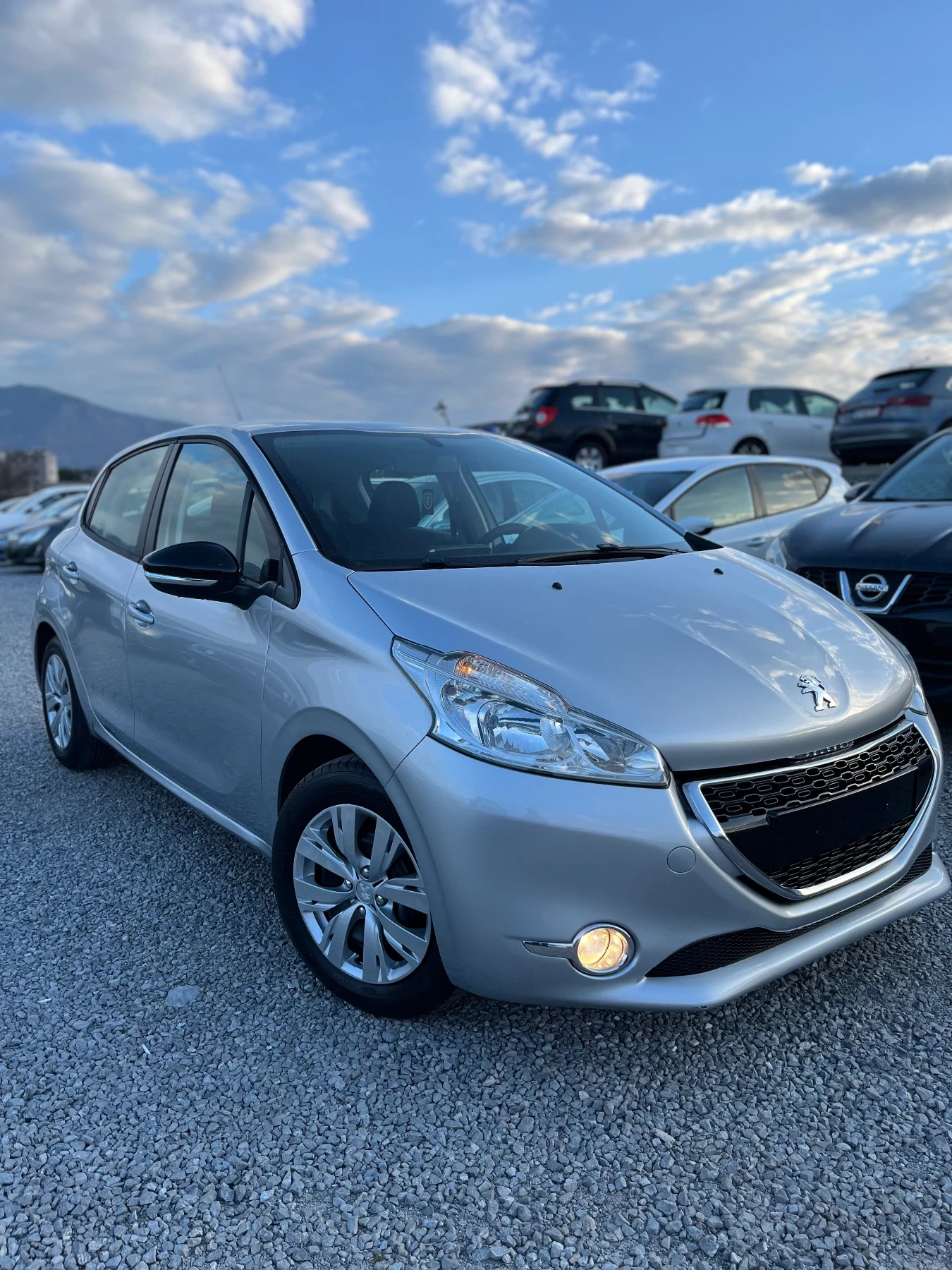 Peugeot 208 1.4 HDI 68cc Top Navi , снимка 2 - Автомобили и джипове - 53985207