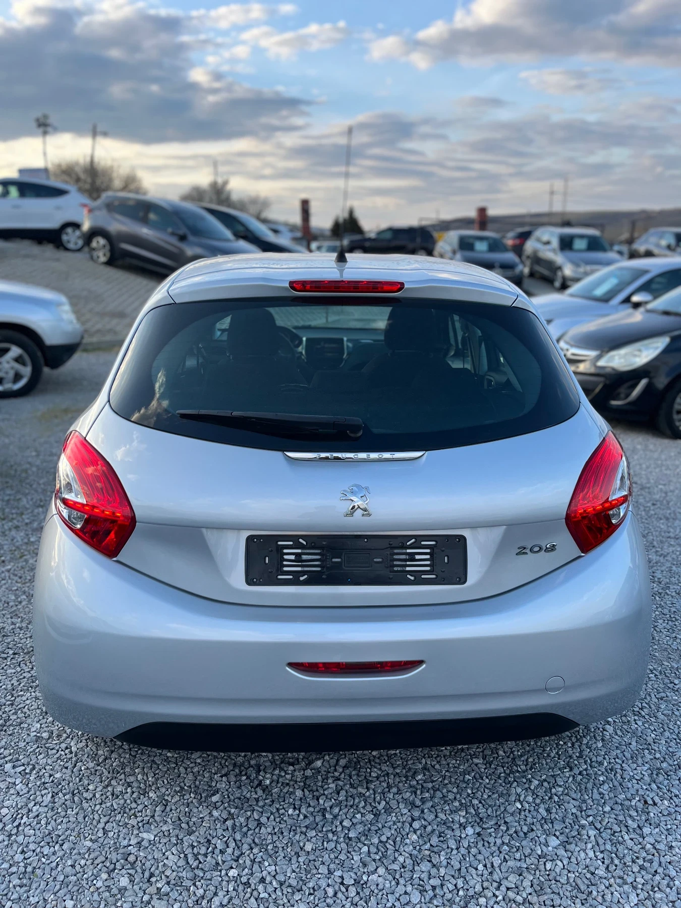 Peugeot 208 1.4 HDI 68cc Top Navi , снимка 5 - Автомобили и джипове - 53985207