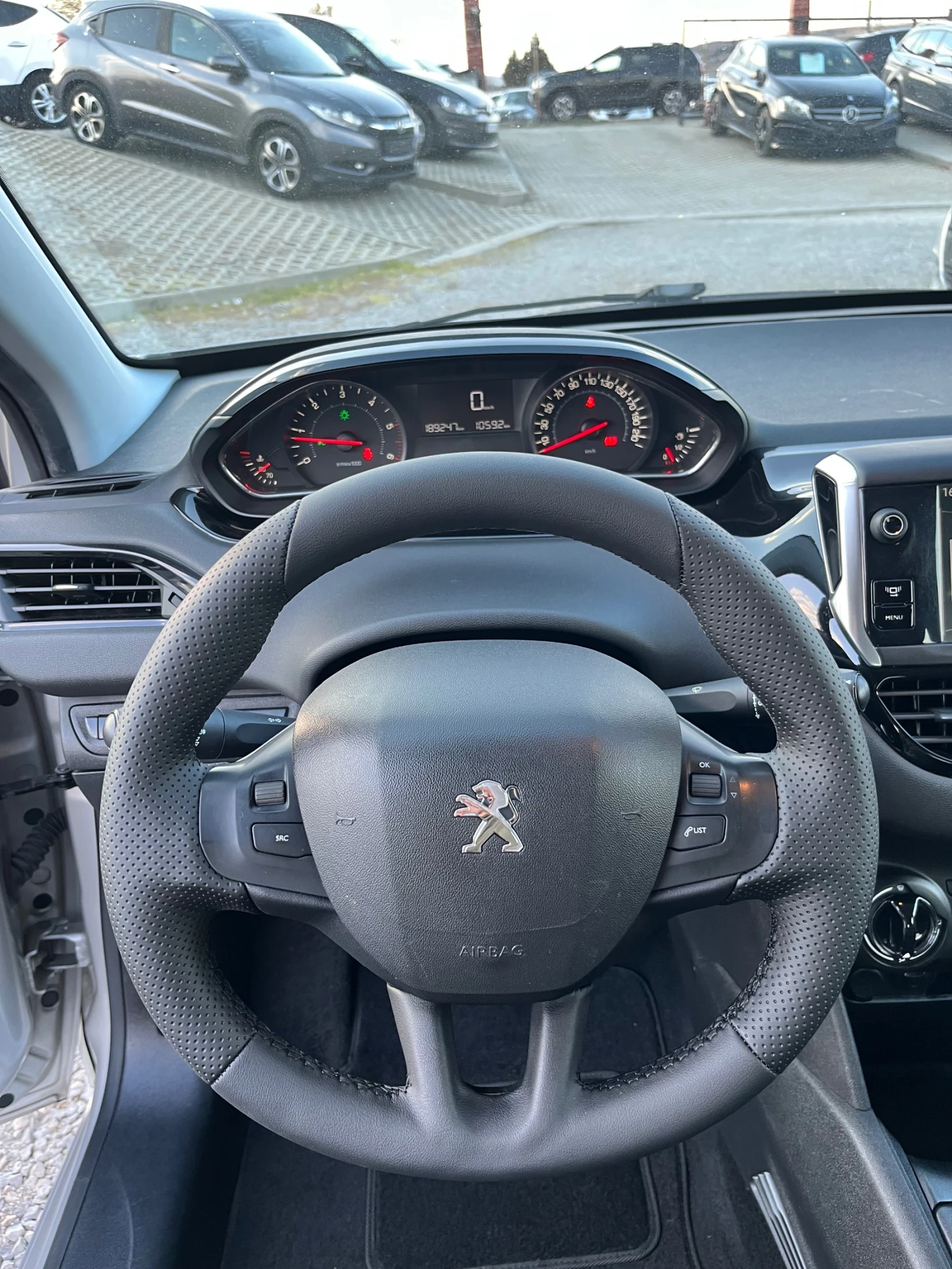 Peugeot 208 1.4 HDI 68cc Top Navi , снимка 8 - Автомобили и джипове - 53985207