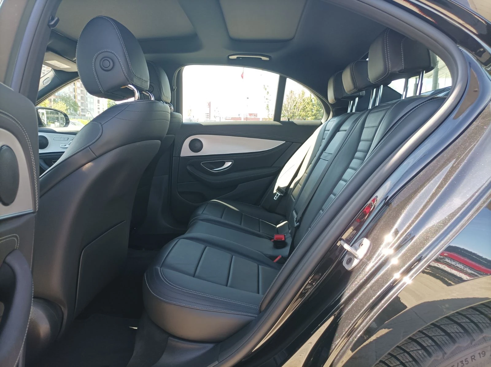 Mercedes-Benz E 400 d 4MATIC, снимка 8 - Автомобили и джипове - 54340015