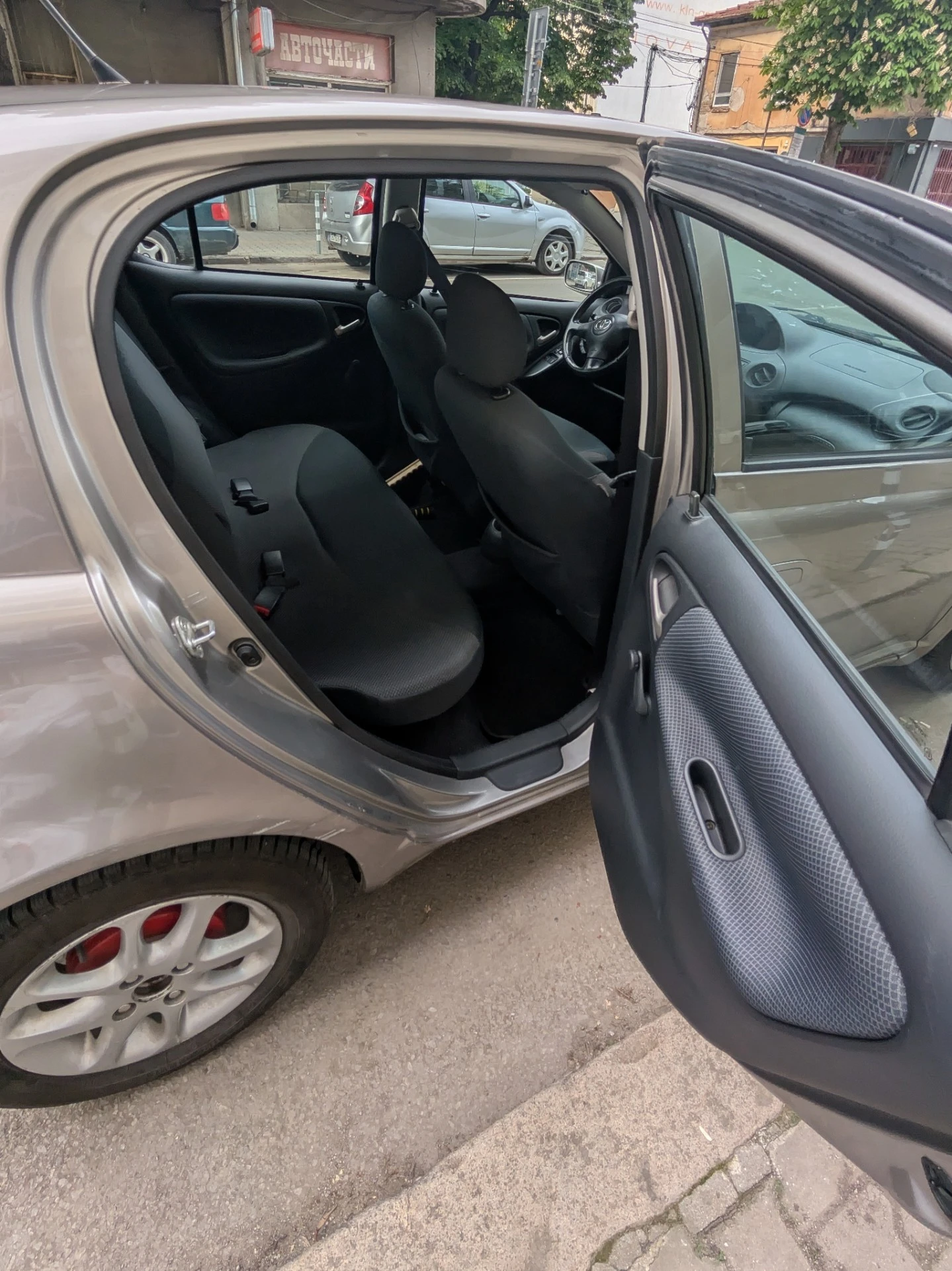 Toyota Yaris P1, снимка 10 - Автомобили и джипове - 54493857