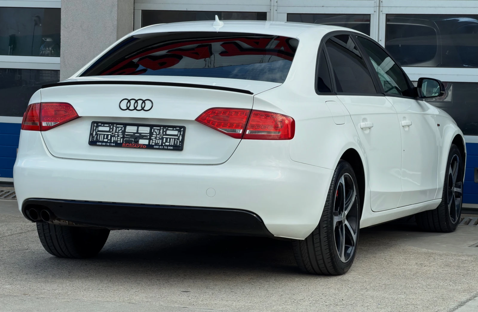 Audi A4 2.0TDI/LED/S-LINE/SHADOW LINE, снимка 4 - Автомобили и джипове - 55015952