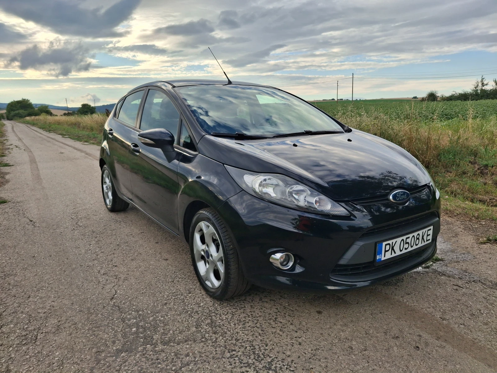 Ford Fiesta, снимка 7 - Автомобили и джипове - 55252465