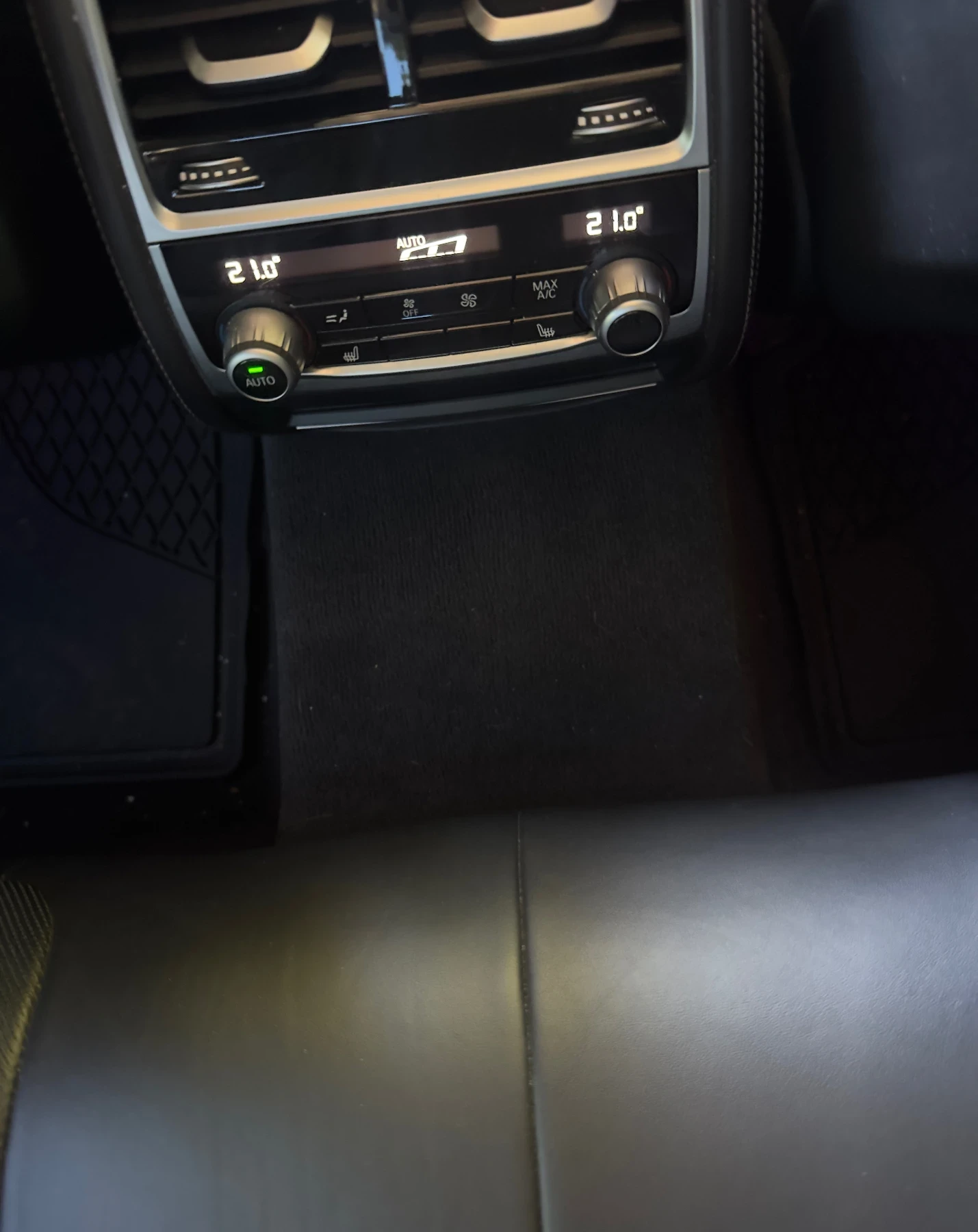 BMW 750 d В гаранция, снимка 9 - Автомобили и джипове - 55513078