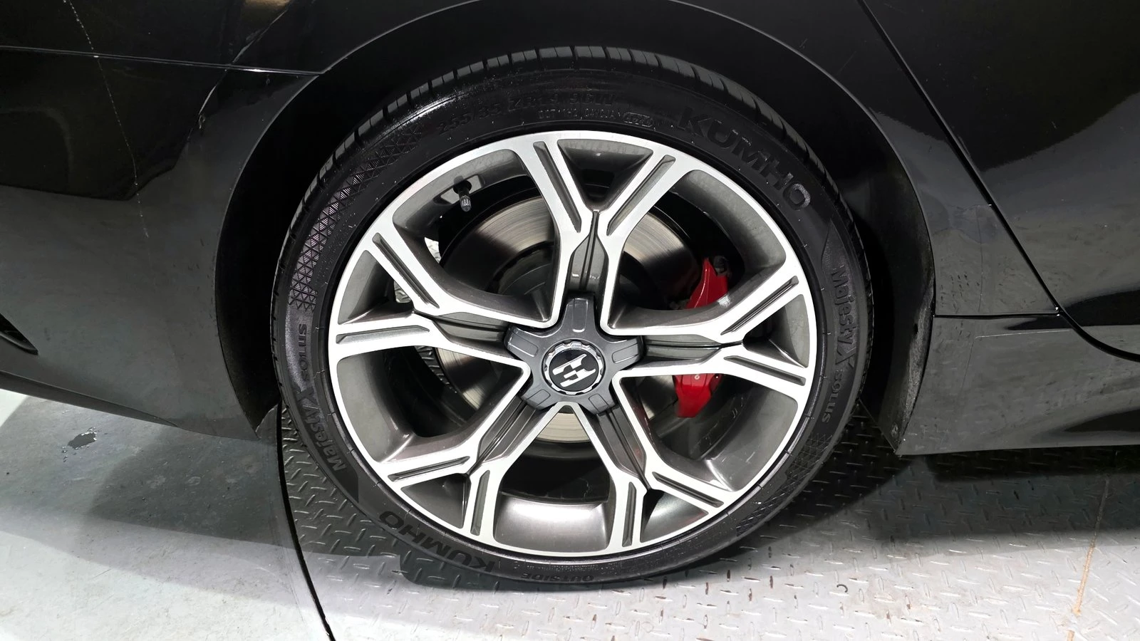 Kia Stinger 3.3* ЛЮК* HUD* 360* KEYLESS* ПОДГРЕВ ВОЛАН* КРАЙНА, снимка 5 - Автомобили и джипове - 55336560