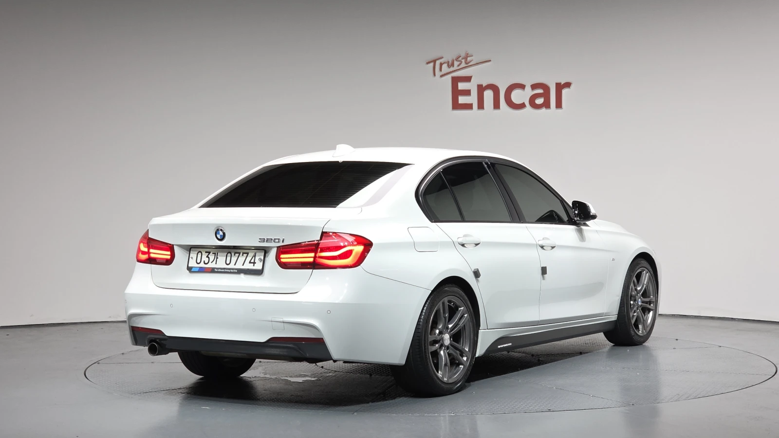 BMW 320  i  M-Sport, снимка 3 - Автомобили и джипове - 55372272