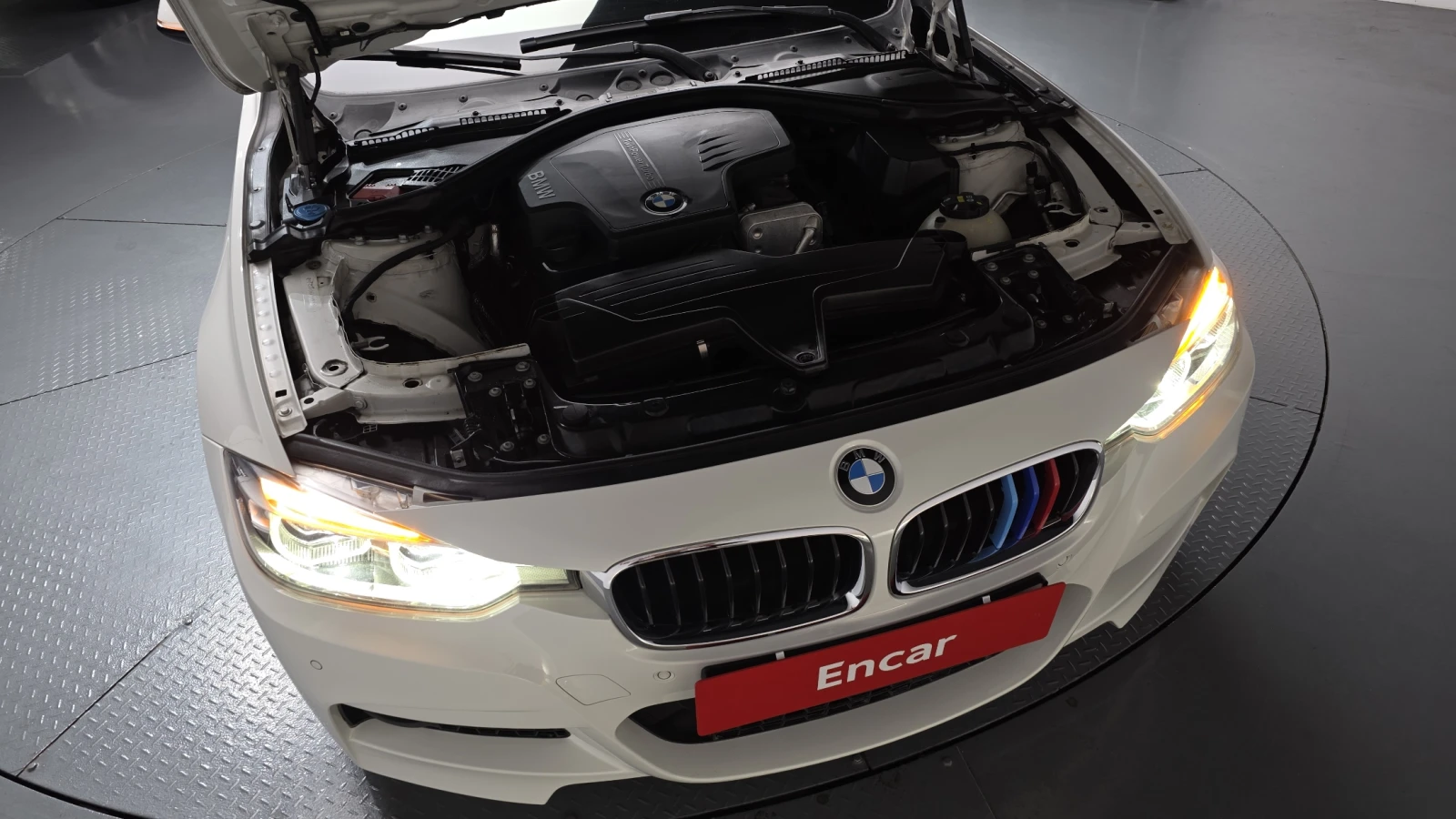 BMW 320  i  M-Sport, снимка 17 - Автомобили и джипове - 55372272