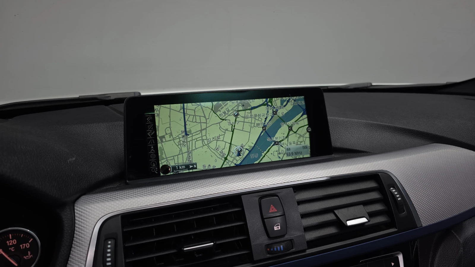 BMW 320  i  M-Sport, снимка 12 - Автомобили и джипове - 55372272