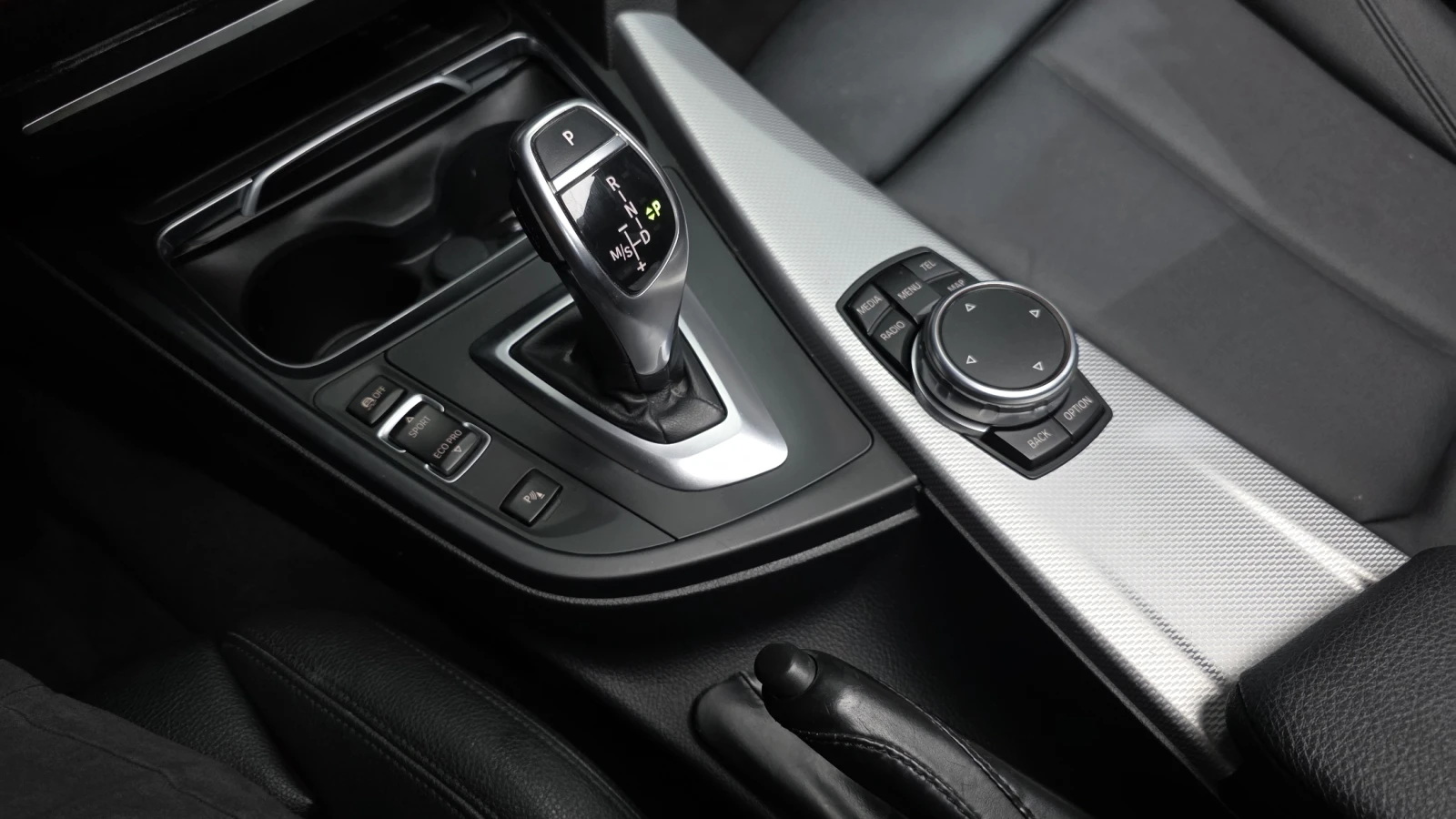 BMW 320  i  M-Sport, снимка 11 - Автомобили и джипове - 55372272