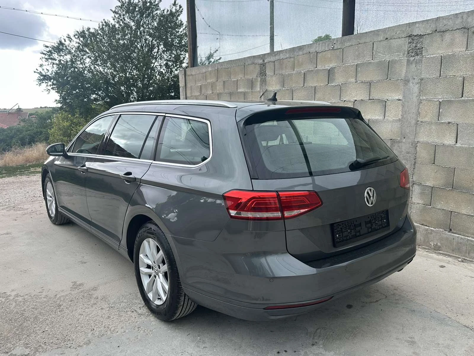VW Passat 2.0 TDI 6-скорости DSG Реални километри, снимка 3 - Автомобили и джипове - 55377691