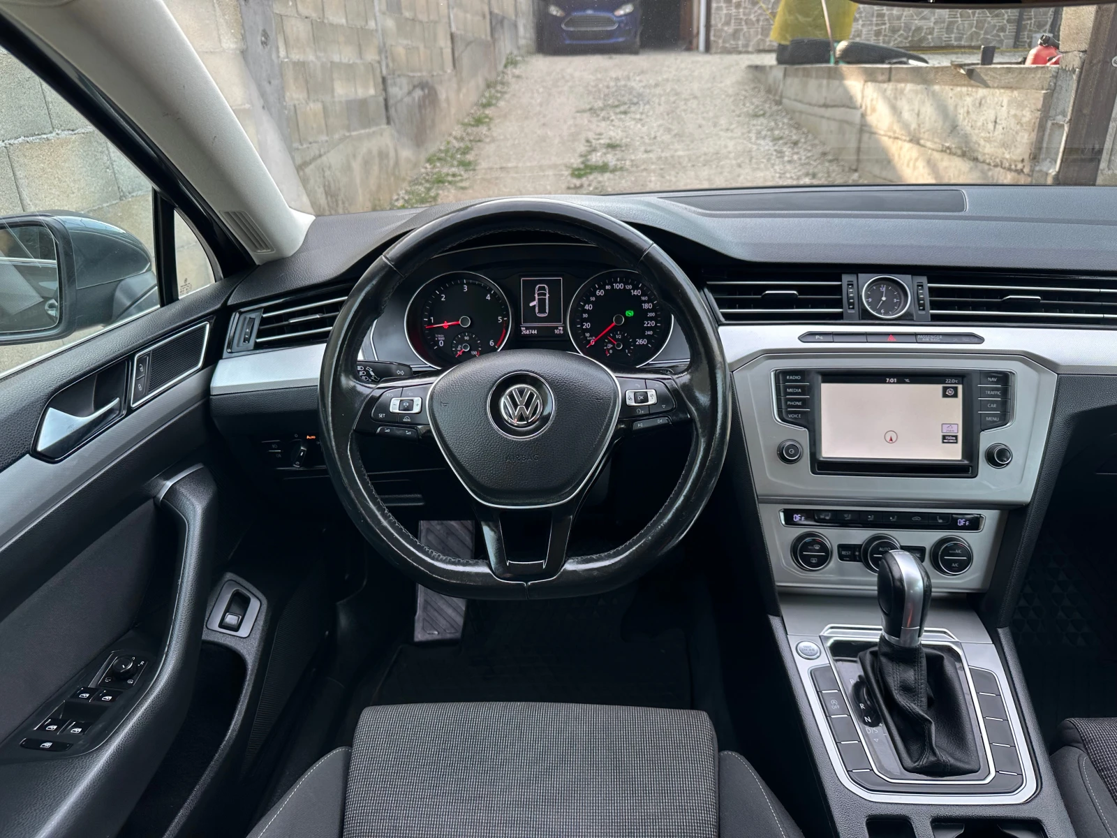 VW Passat 2.0 TDI 6-скорости DSG Реални километри, снимка 11 - Автомобили и джипове - 55377691