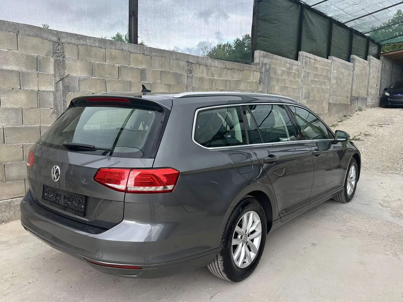 VW Passat 2.0 TDI 6-скорости DSG Реални километри, снимка 5 - Автомобили и джипове - 55377691