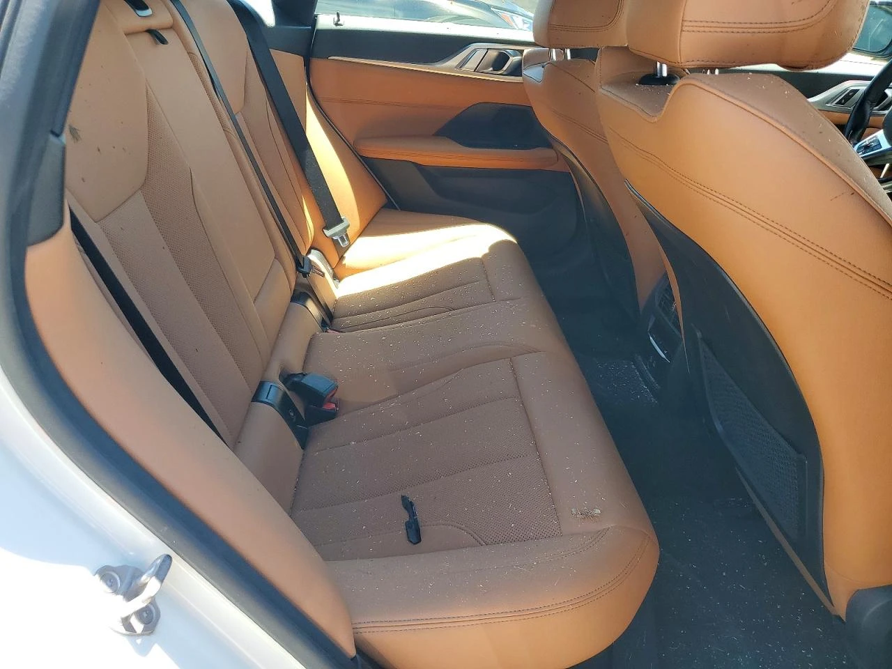 BMW i4 eDrive35i| AMBIENT| PANO| DIGITAL| KEYLESS| , снимка 10 - Автомобили и джипове - 55393716