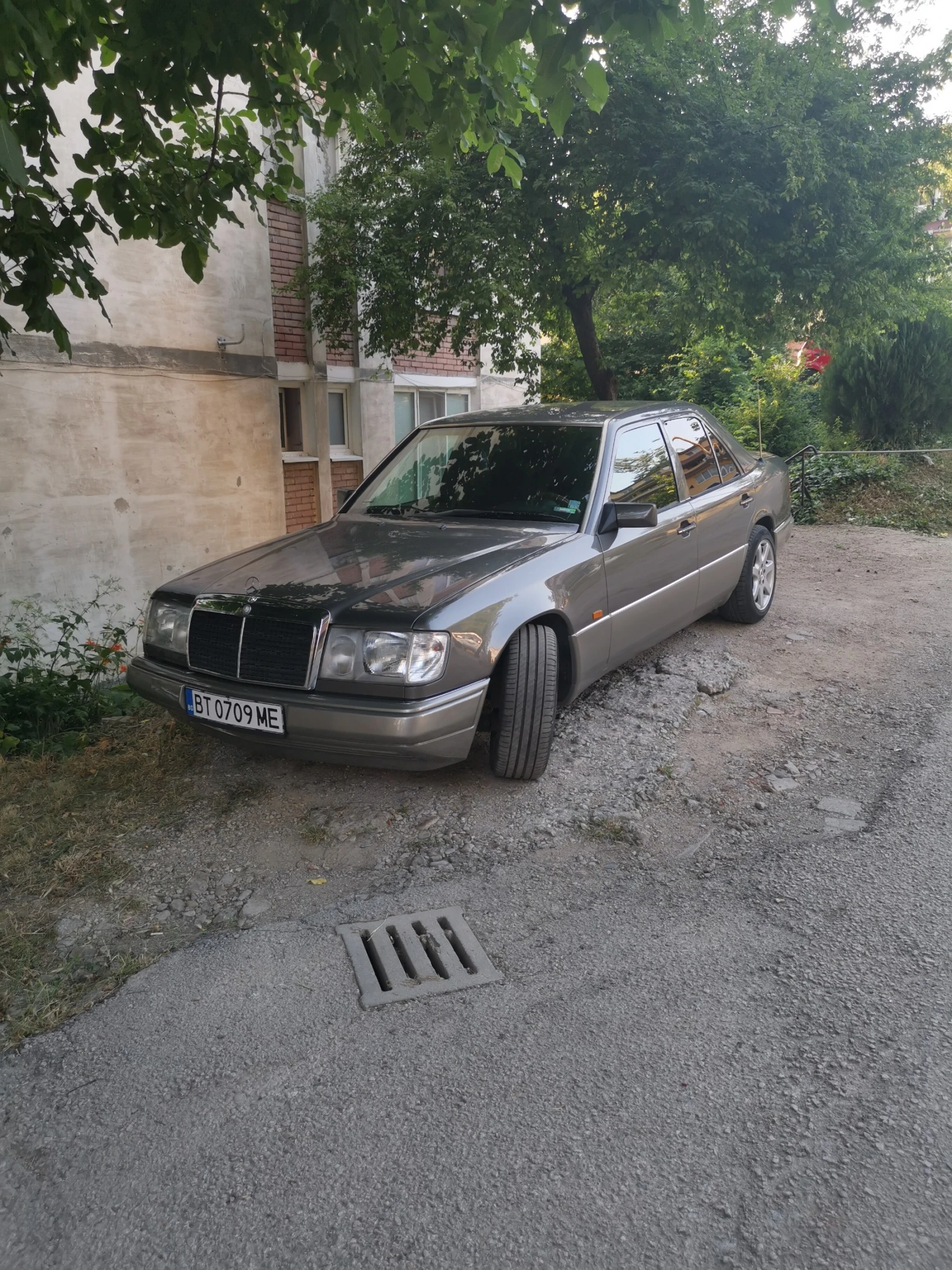Mercedes-Benz 124