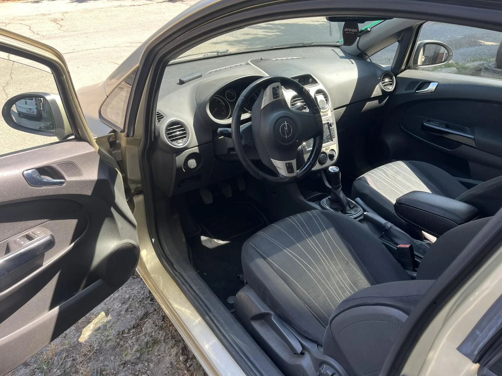 Opel Corsa, снимка 2 - Автомобили и джипове - 55528962