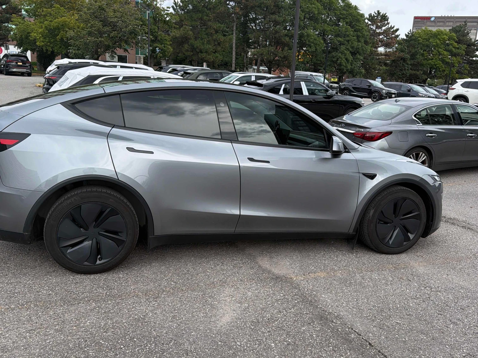 Tesla Model Y Long Range | CARFAX | АВТОФИНАНСИРАНЕ, снимка 4 - Автомобили и джипове - 55955334