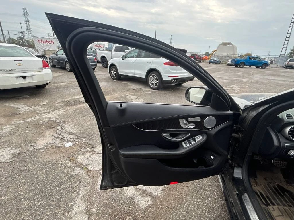 Mercedes-Benz C 400 * CARFAX* ОПЦИЯ ЗА ФИНАНСИРАНЕ* , снимка 9 - Автомобили и джипове - 56329520