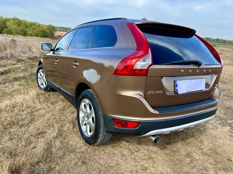 Volvo XC60 2.4D5, снимка 5 - Автомобили и джипове - 47325207