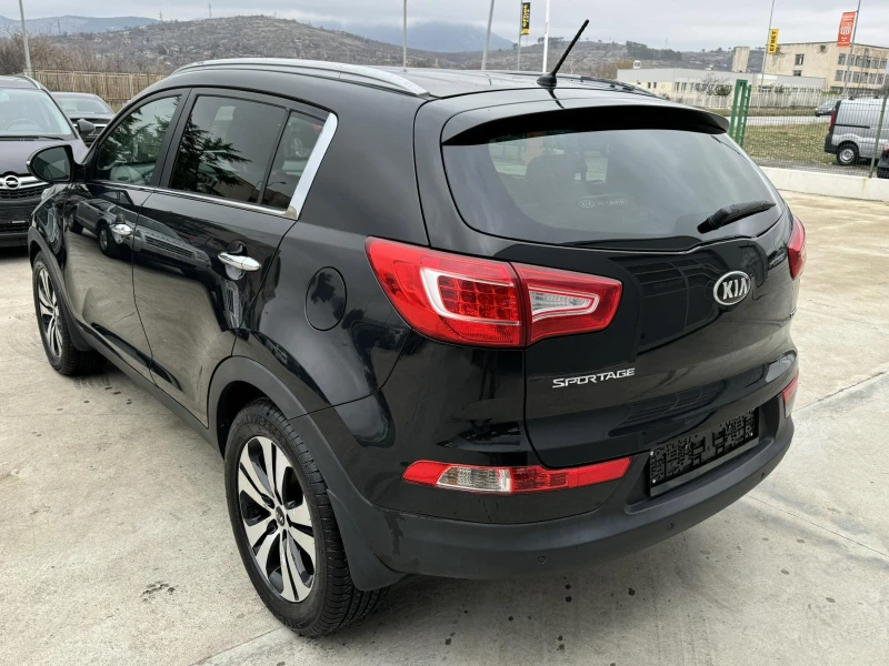 Kia Sportage 136ps* 124хл.км* PART* 6скорости, снимка 3 - Автомобили и джипове - 48440841