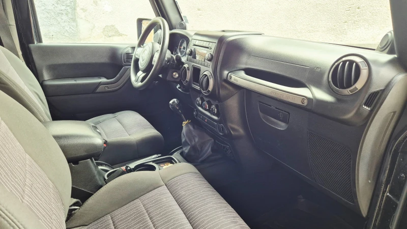 Jeep Wrangler, снимка 11 - Автомобили и джипове - 50369884