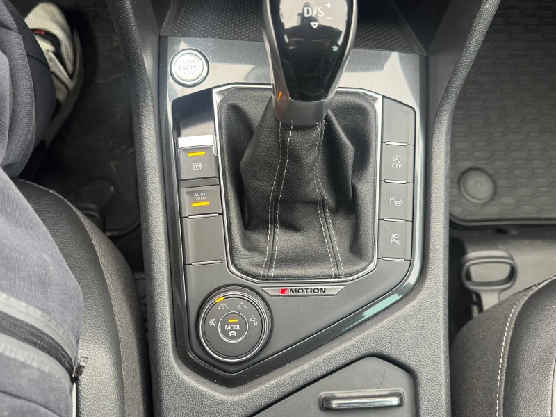VW Tiguan, снимка 16 - Автомобили и джипове - 52567353