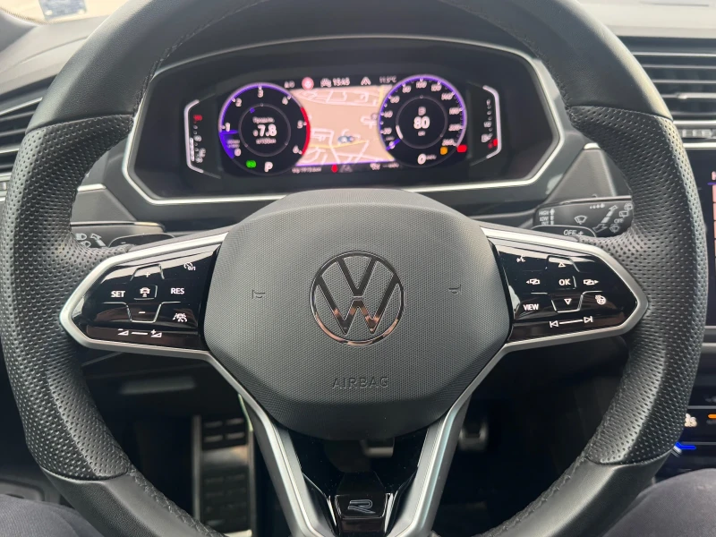 VW Tiguan, снимка 15 - Автомобили и джипове - 52567353
