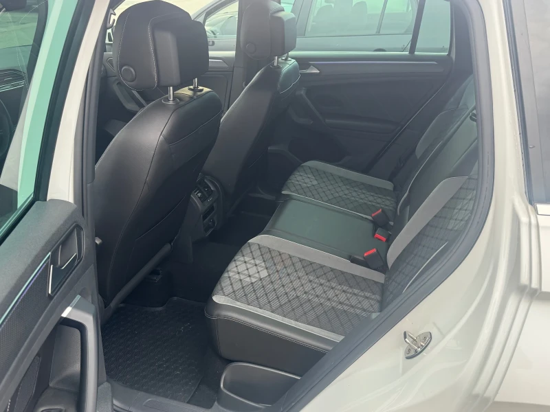 VW Tiguan, снимка 13 - Автомобили и джипове - 52567353