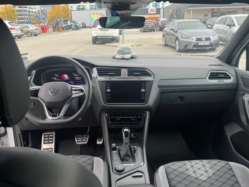 VW Tiguan, снимка 12 - Автомобили и джипове - 52567353