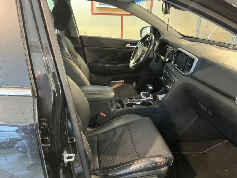 Kia Sportage 1.6 CRDI * * ENERGY* * FACE* * , снимка 13 - Автомобили и джипове - 52791388