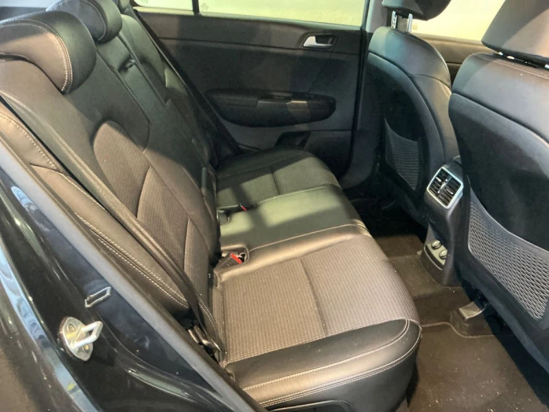 Kia Sportage 1.6 CRDI * * ENERGY* * FACE* * , снимка 3 - Автомобили и джипове - 52791388