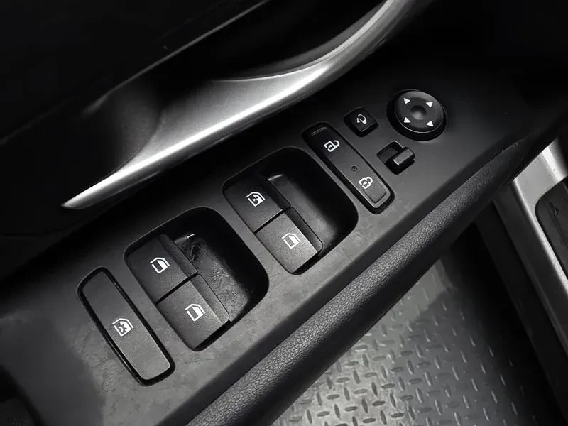 Hyundai Tucson 2.0 4WD MODERN, снимка 17 - Автомобили и джипове - 55802098
