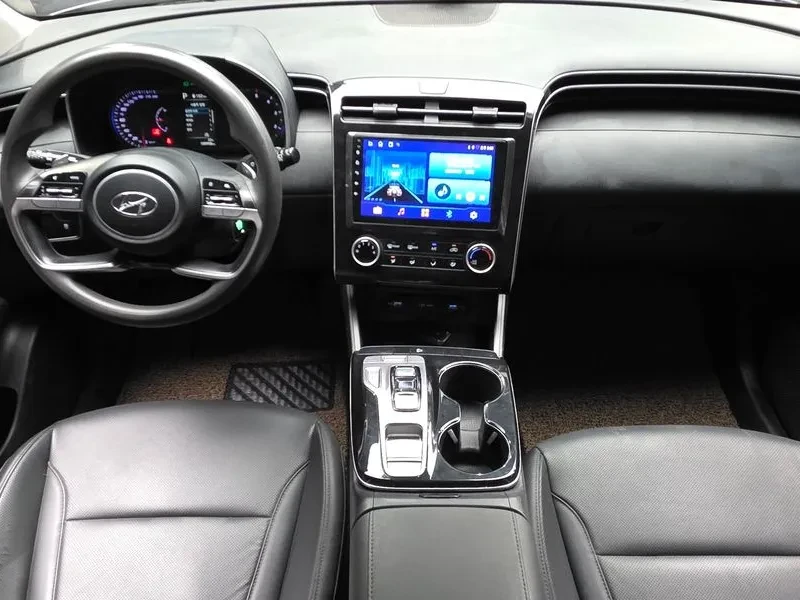 Hyundai Tucson 2.0 4WD MODERN, снимка 7 - Автомобили и джипове - 55802098