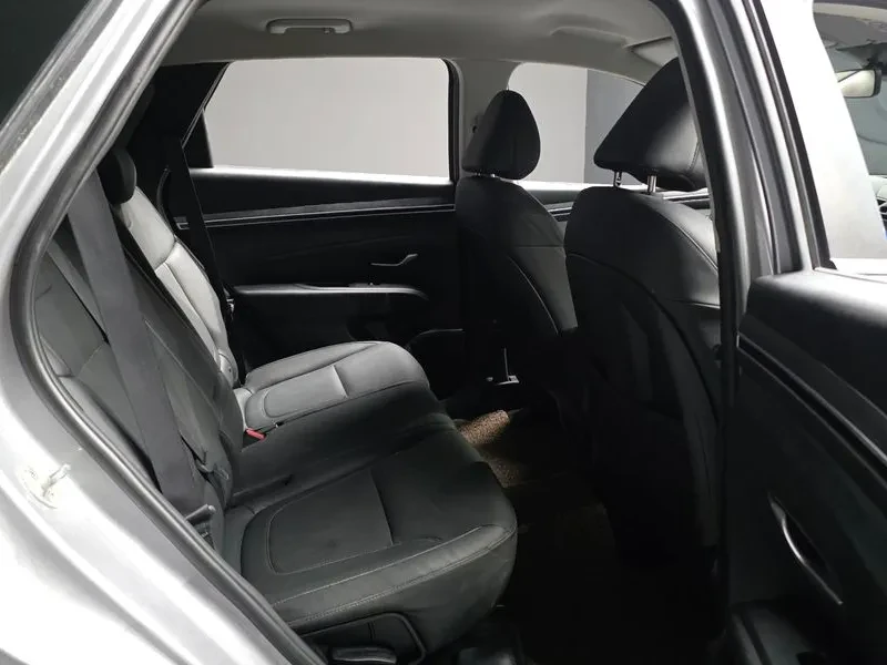 Hyundai Tucson 2.0 4WD MODERN, снимка 12 - Автомобили и джипове - 55802098