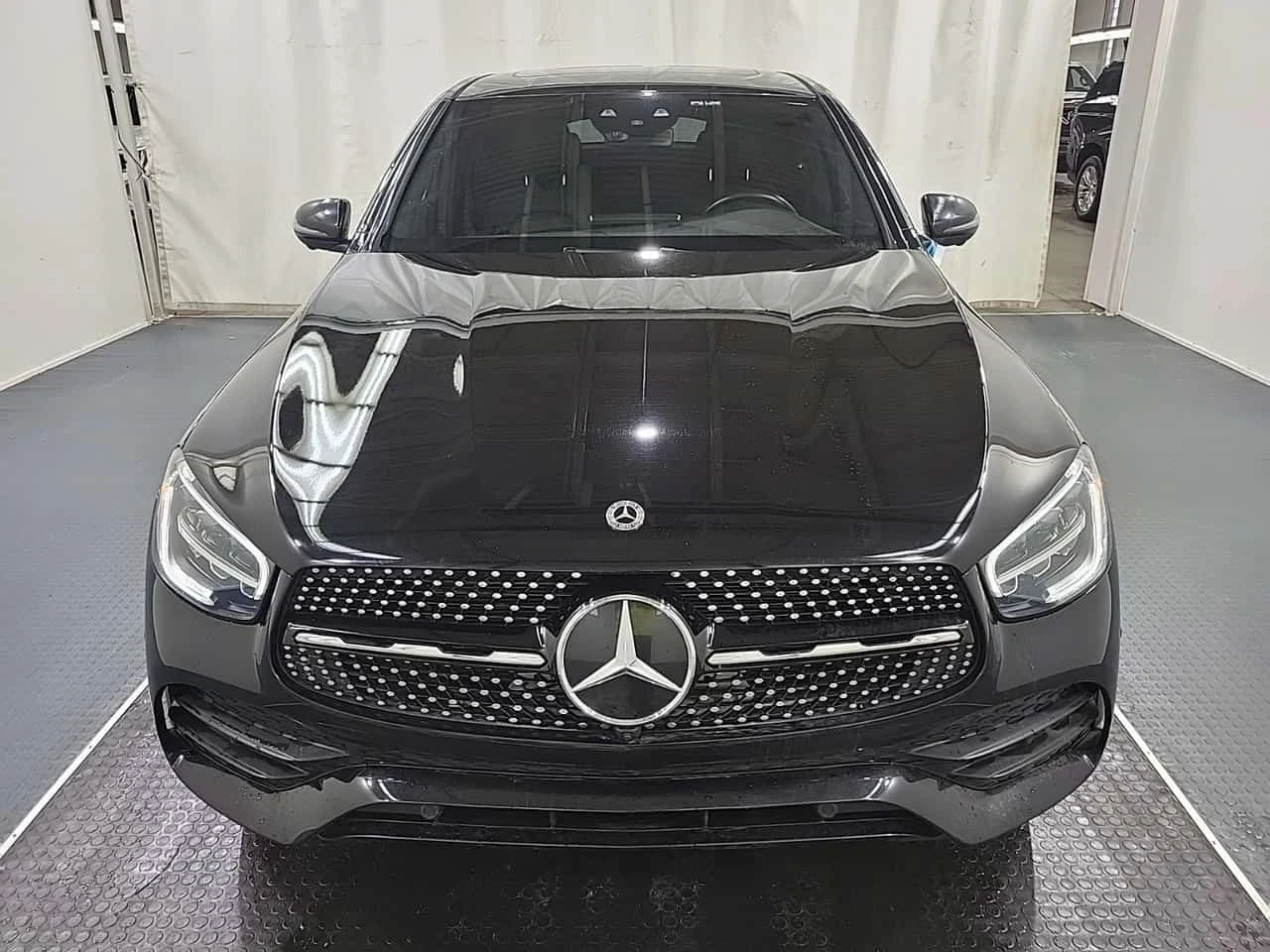 Mercedes-Benz GLC 300 Coupe | AMG | ПАНО | 360 | NIGHT PACKAGE, снимка 17 - Автомобили и джипове - 53954847